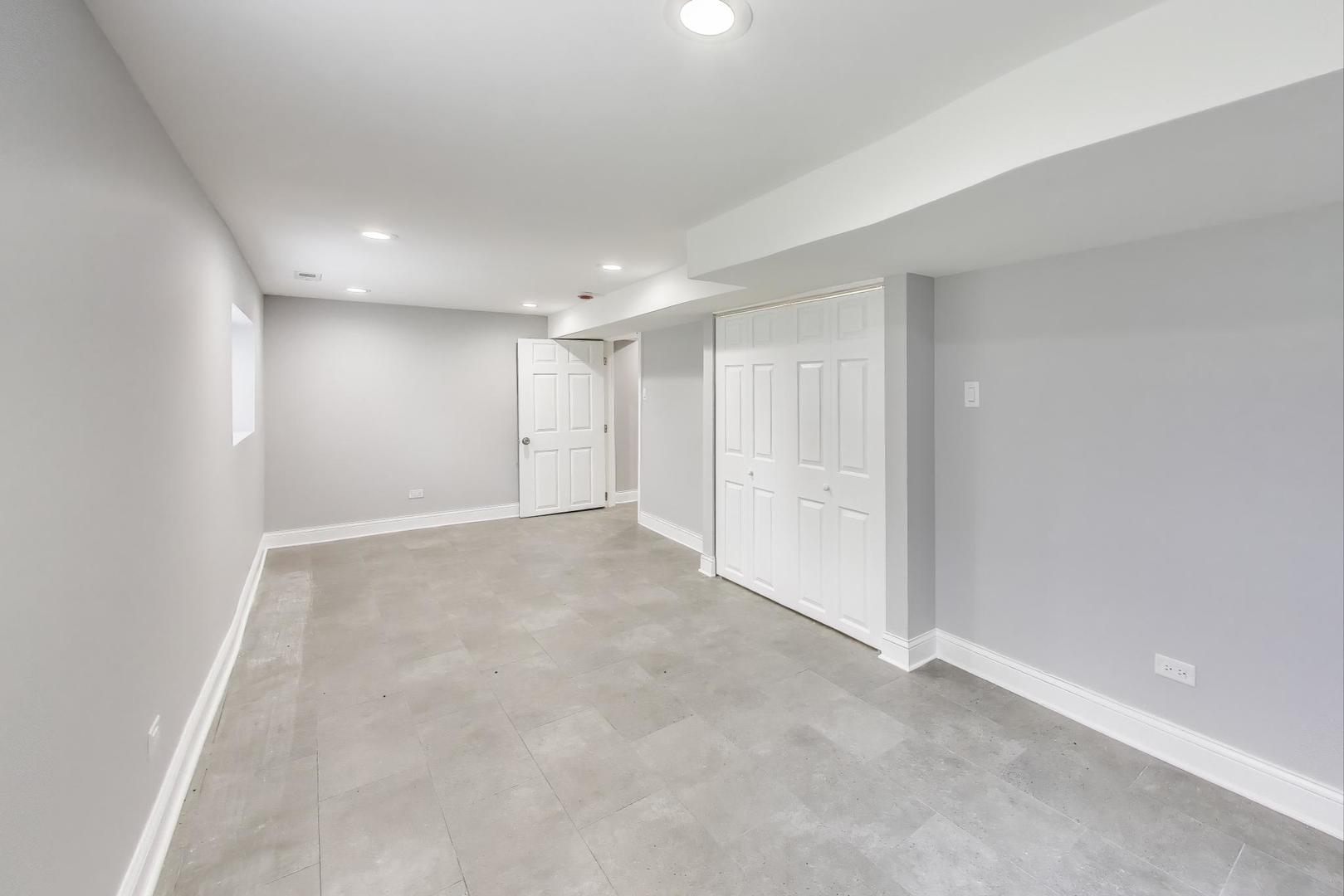 5828 West Iowa Street Chicago IL 60651