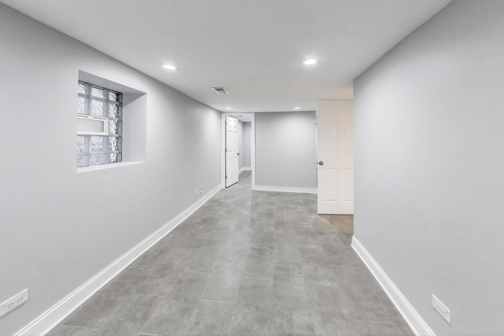 5828 West Iowa Street Chicago IL 60651