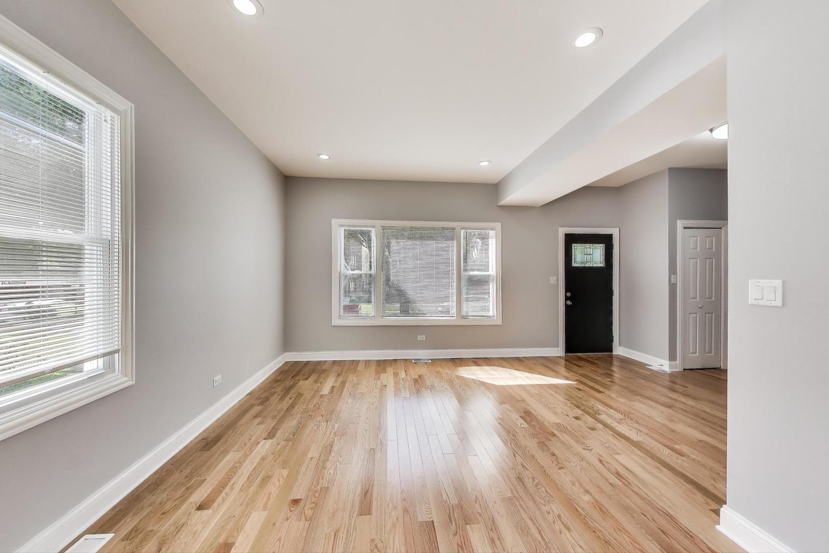 5828 West Iowa Street Chicago IL 60651