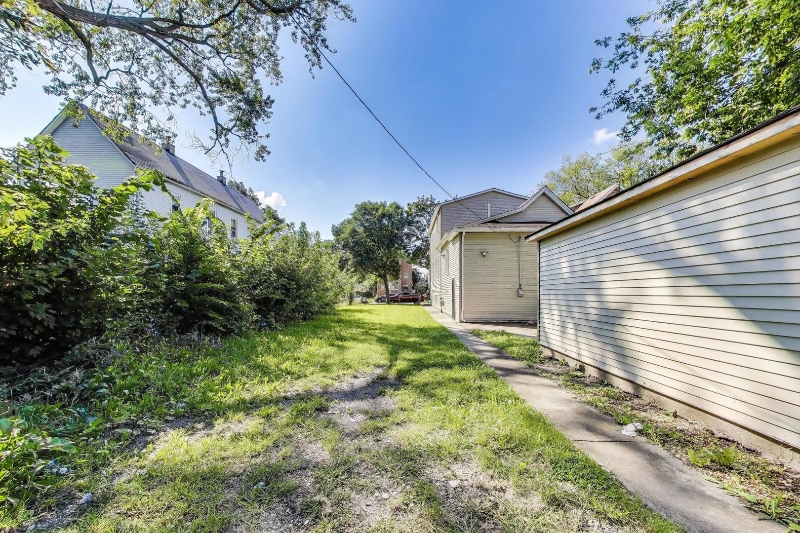 5828 West Iowa Street Chicago IL 60651