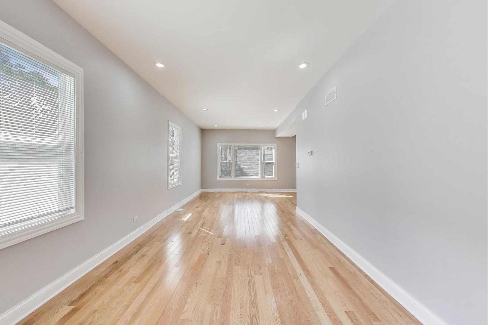 5828 West Iowa Street Chicago IL 60651