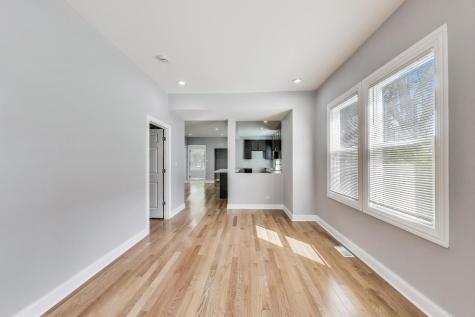 5828 West Iowa Street Chicago IL 60651