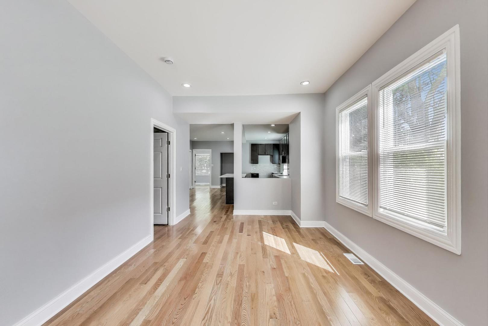 5828 West Iowa Street Chicago IL 60651