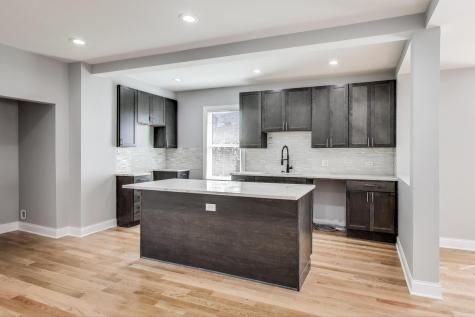 5828 West Iowa Street Chicago IL 60651