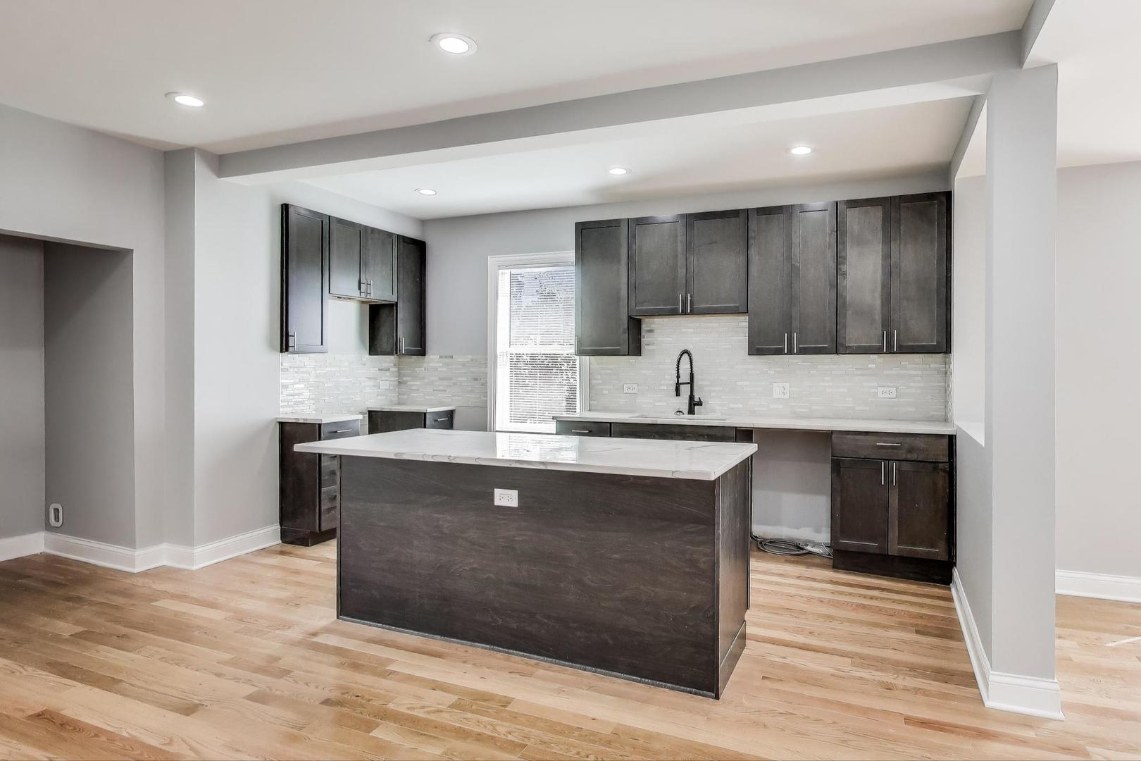 5828 West Iowa Street Chicago IL 60651