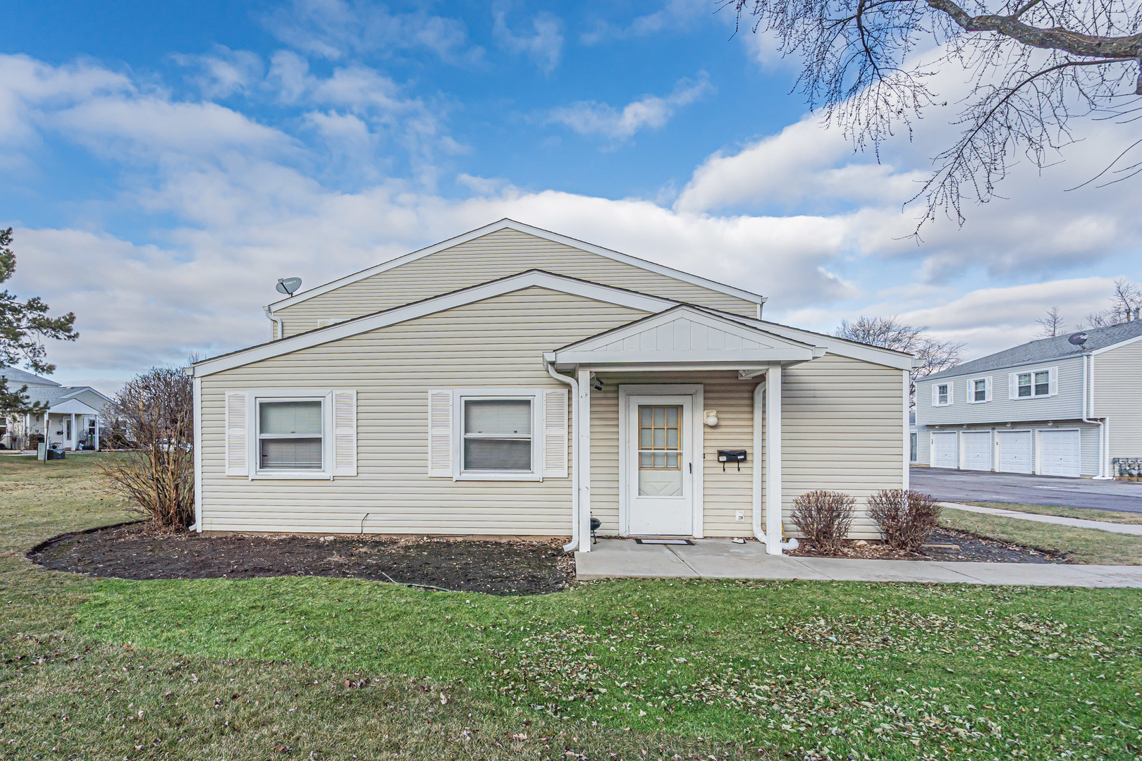 194 Robert Court Bartlett IL 60103