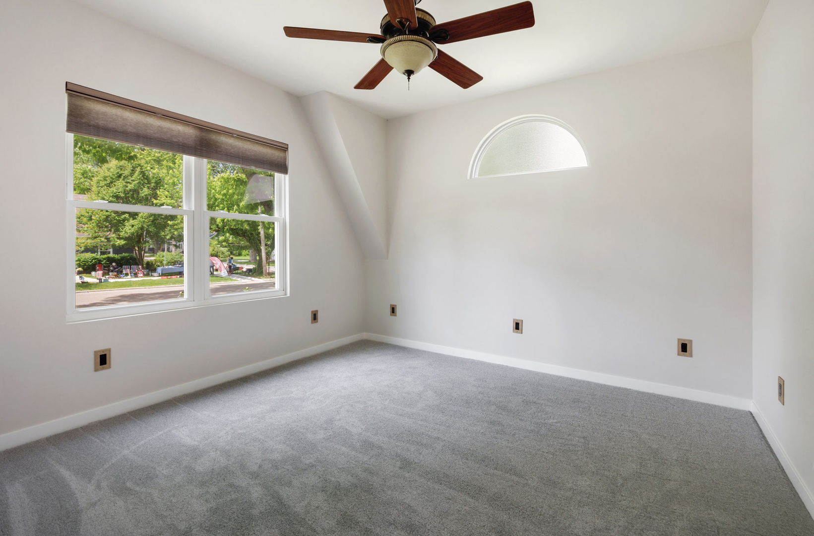 408 South Elmwood Drive Aurora IL 60506
