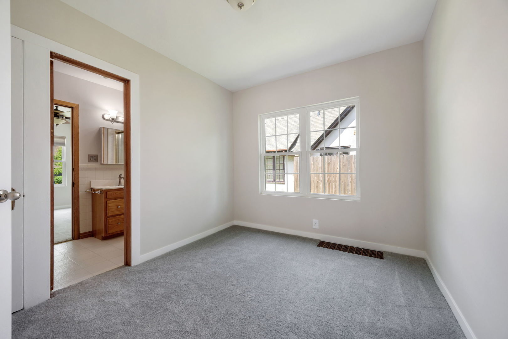 408 South Elmwood Drive Aurora IL 60506