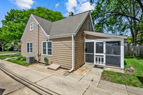 408 South Elmwood Drive Aurora IL 60506