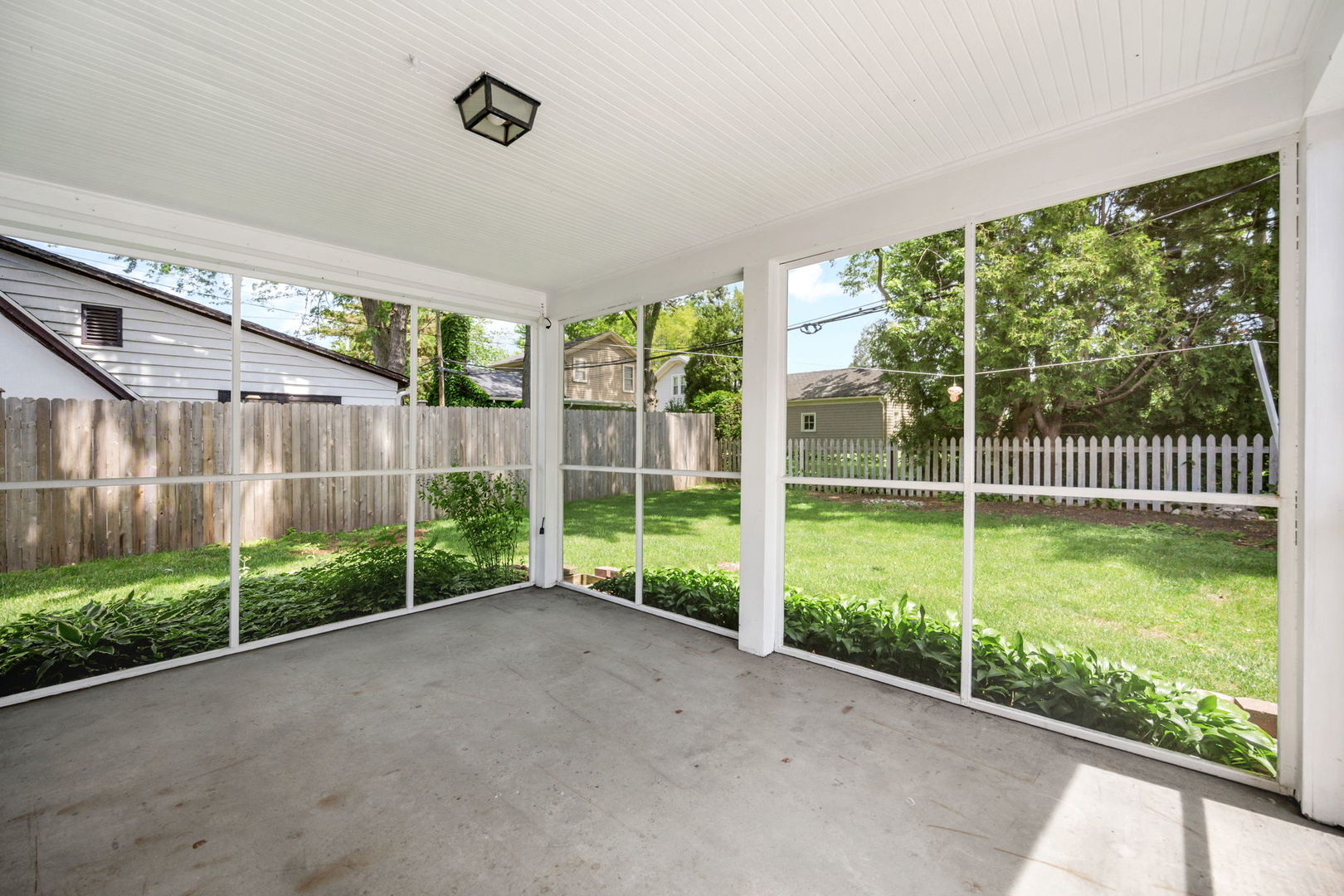 408 South Elmwood Drive Aurora IL 60506