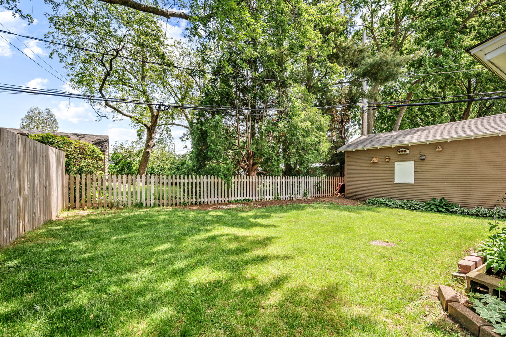 408 South Elmwood Drive Aurora IL 60506