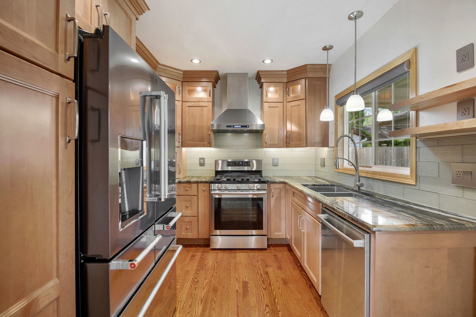 408 South Elmwood Drive Aurora IL 60506