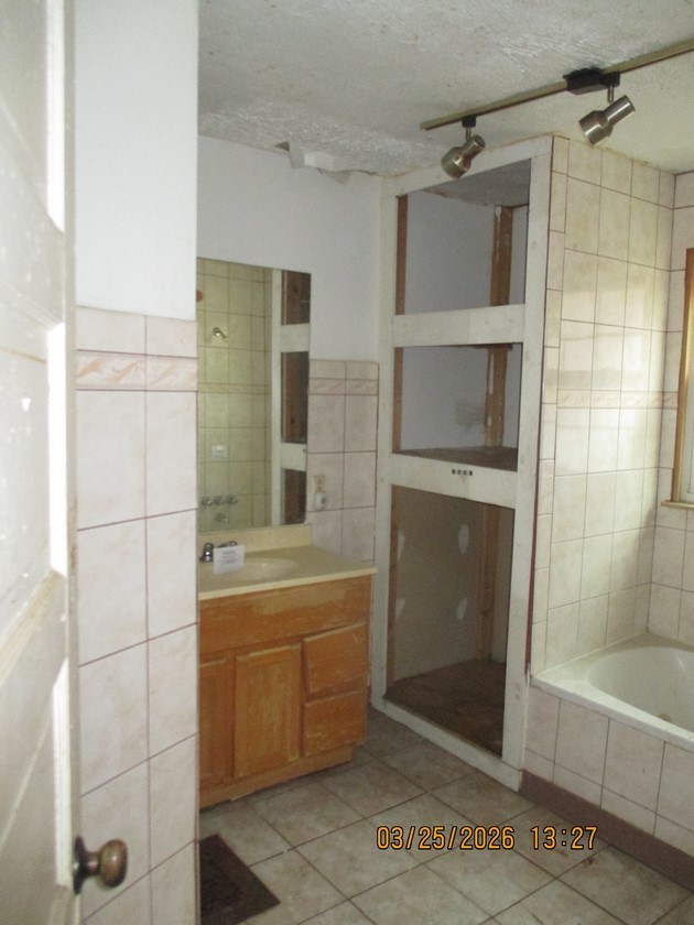 5242 West Monroe Street Chicago IL 60644