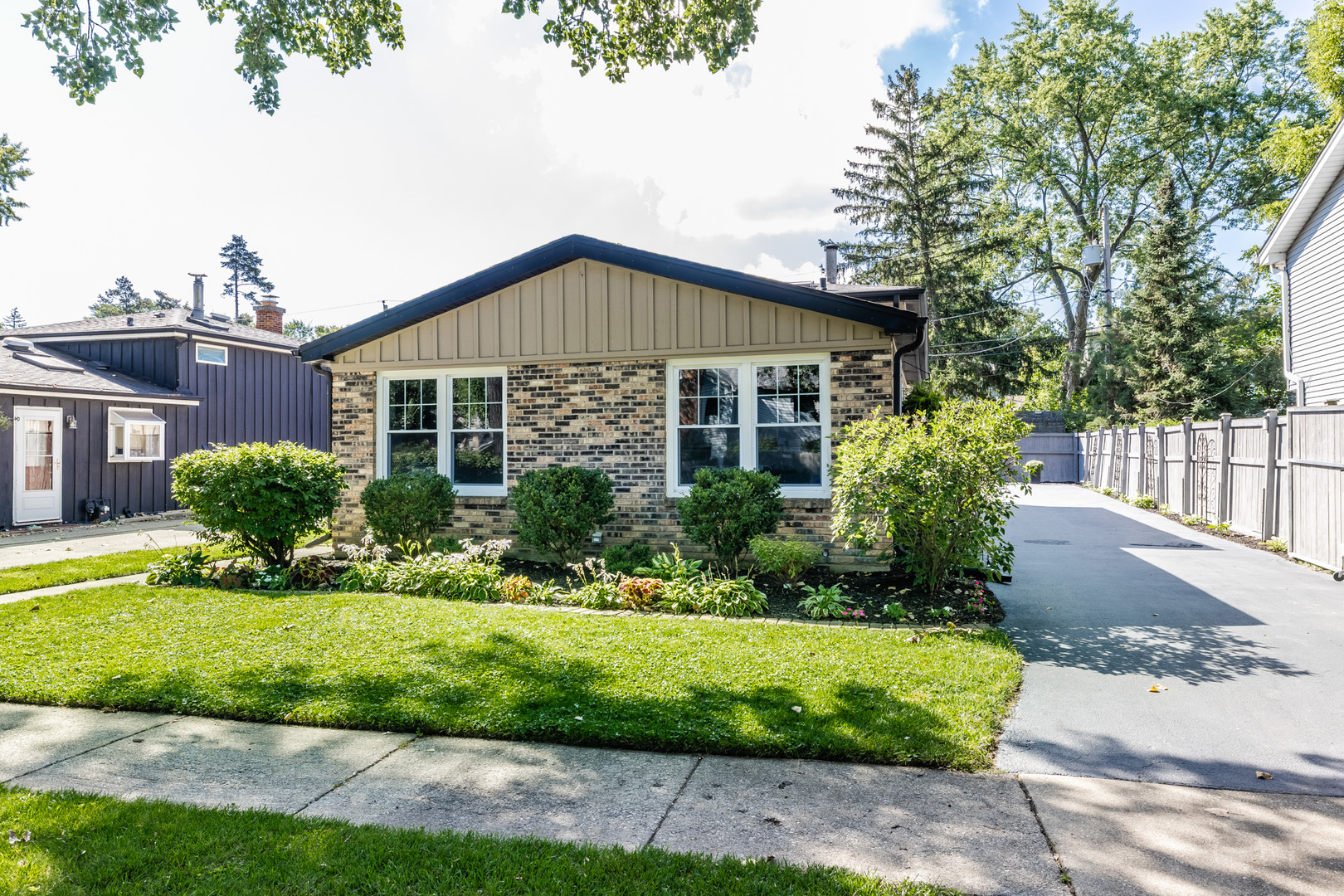 449 Geneva Road Glen Ellyn IL 60137