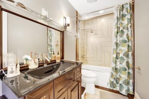 2323 Douglas Avenue Des Plaines IL 60018