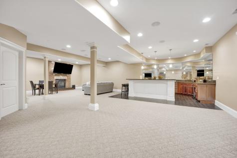 2323 Douglas Avenue Des Plaines IL 60018