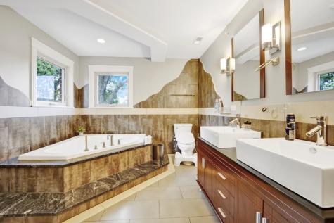 2323 Douglas Avenue Des Plaines IL 60018