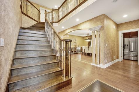 2323 Douglas Avenue Des Plaines IL 60018