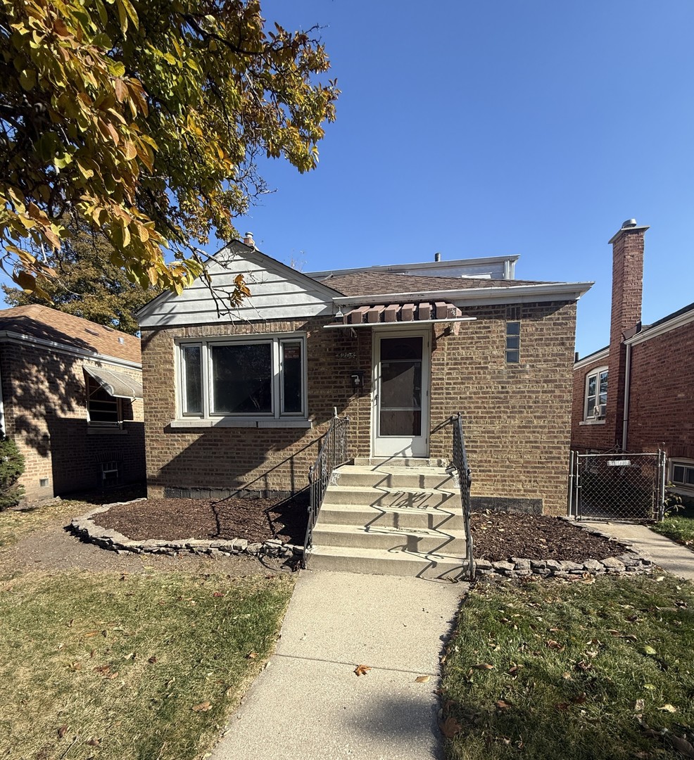 5205 South Linder Avenue Chicago IL 60638