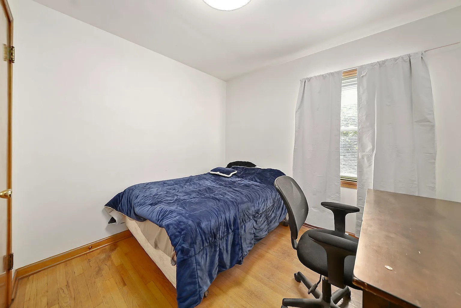 5700 South Neenah Avenue Chicago IL 60638