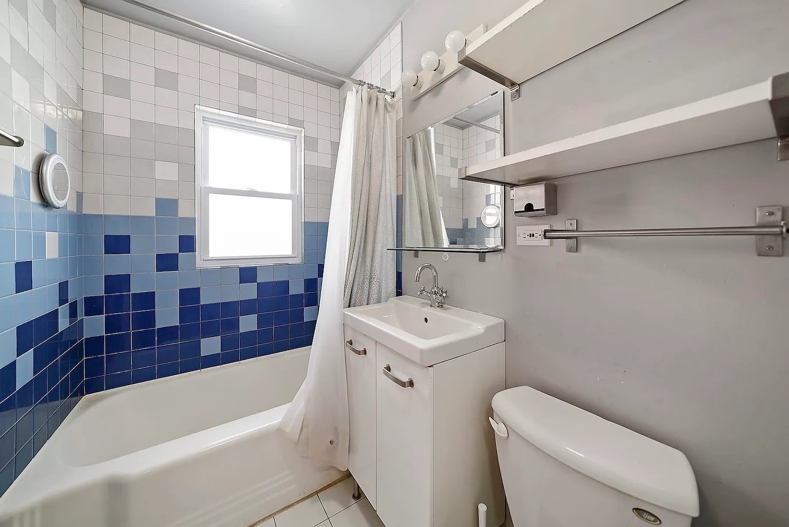 5700 South Neenah Avenue Chicago IL 60638