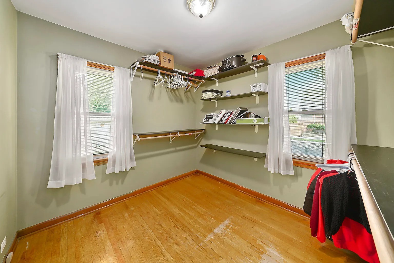 5700 South Neenah Avenue Chicago IL 60638