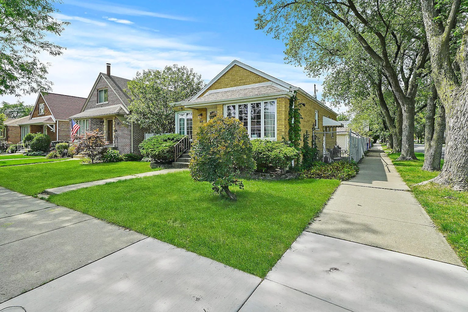 5700 South Neenah Avenue Chicago IL 60638