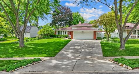 1032 Lakewood Drive Bartlett IL 60103
