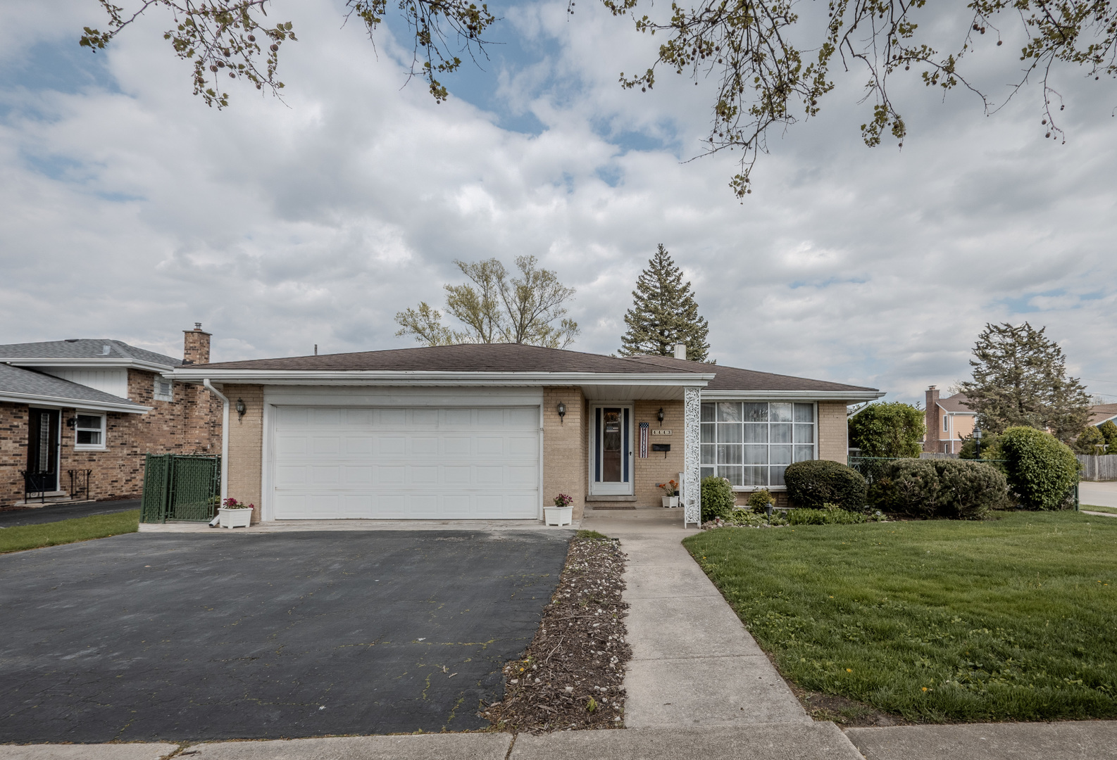4443 Raymond Avenue Brookfield IL 60513