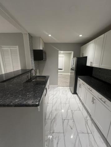 17056 Burnham Avenue Lansing IL 60438