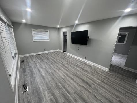17056 Burnham Avenue Lansing IL 60438