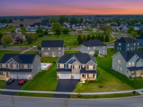 12513 South Willowgate Lane Plainfield IL 60585