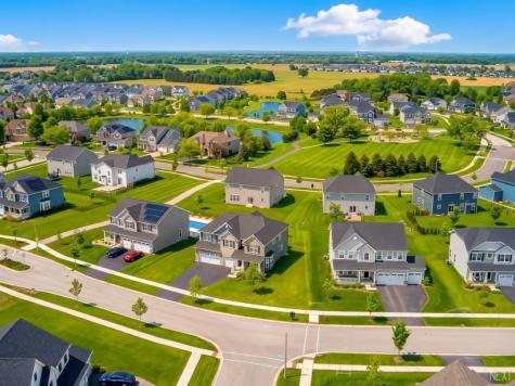 12513 South Willowgate Lane Plainfield IL 60585