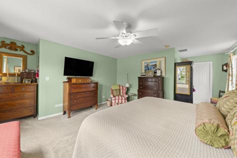 283 Hillside Avenue Glen Ellyn IL 60137