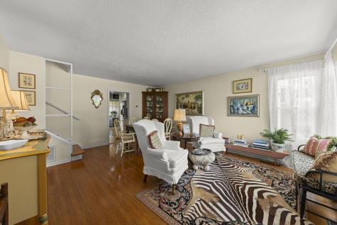 283 Hillside Avenue Glen Ellyn IL 60137