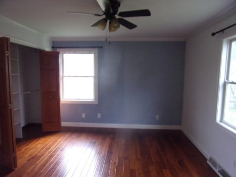 902 East Richardson Street Farmer City IL 61842