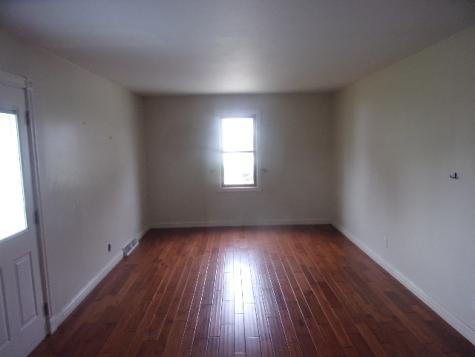 902 East Richardson Street Farmer City IL 61842