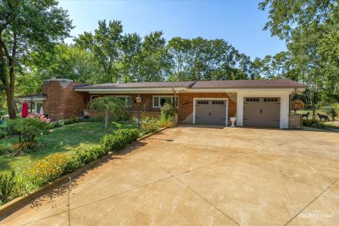 1002 Bruce Drive Elgin IL 60120