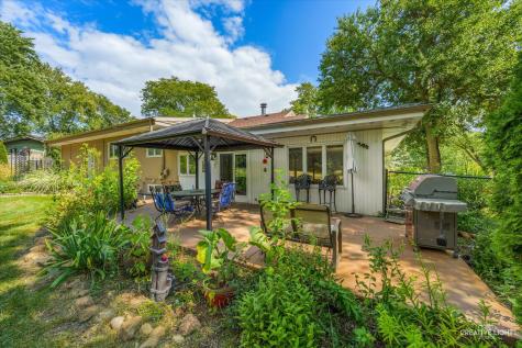 1002 Bruce Drive Elgin IL 60120