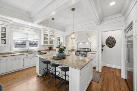 197 Woodside Road Riverside IL 60546