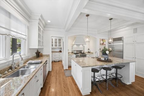 197 Woodside Road Riverside IL 60546
