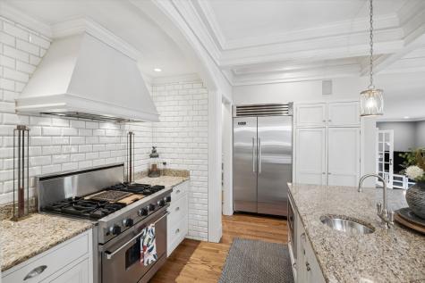 197 Woodside Road Riverside IL 60546