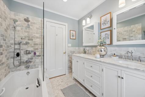 197 Woodside Road Riverside IL 60546