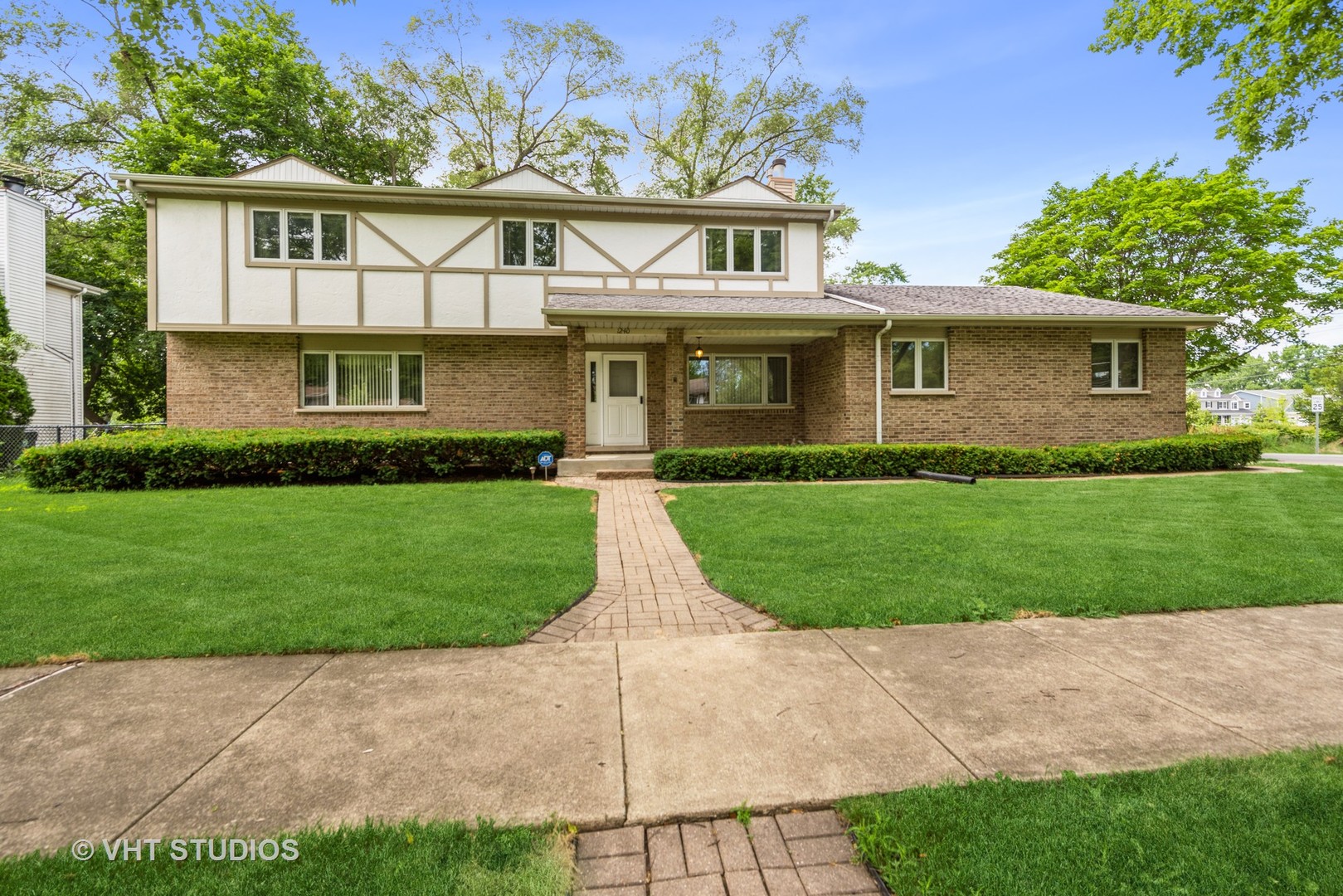 1240 North Windsor Drive Arlington Heights IL 60004