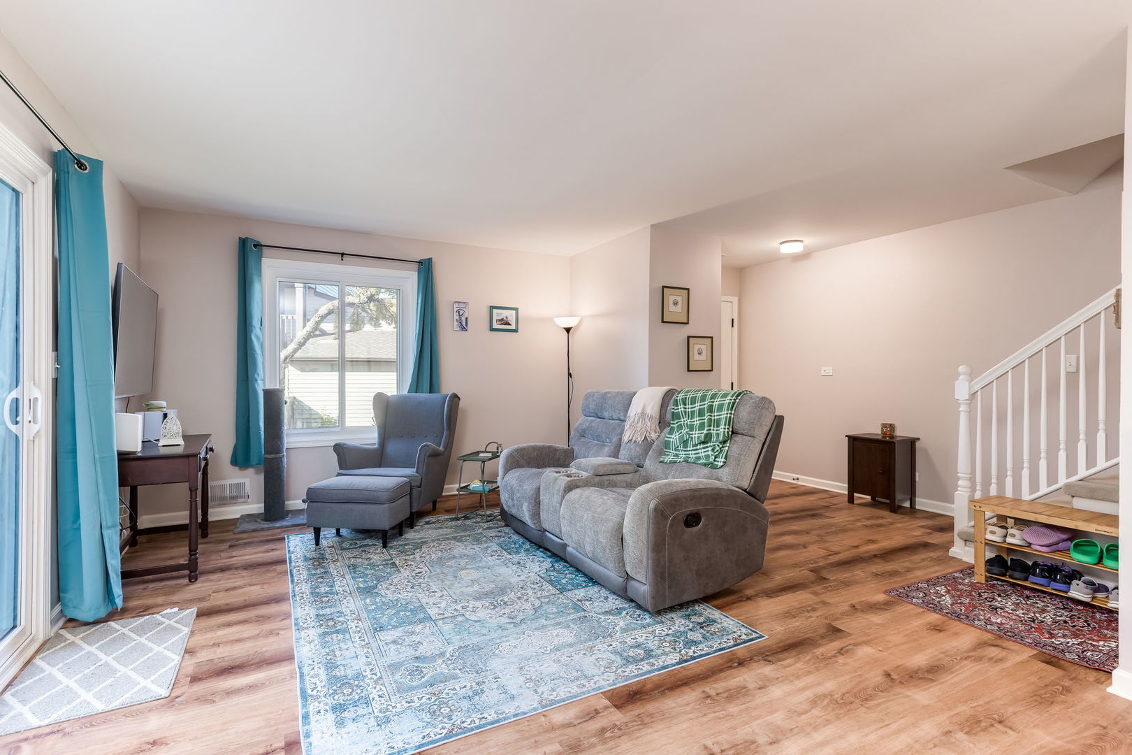 6 Fernwood Drive Bolingbrook IL 60440