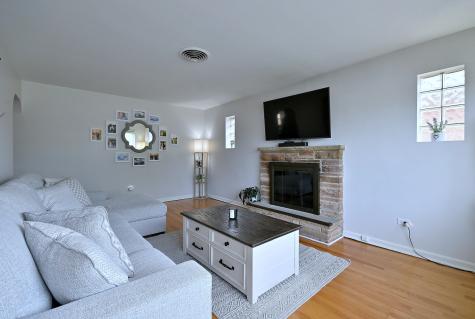 8107 West Irving Park Road Chicago IL 60634