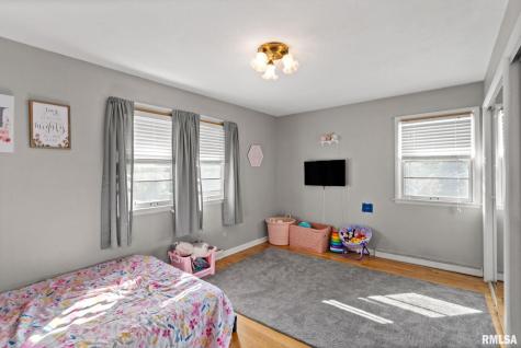 2552 37TH Avenue Rock Island IL 61201