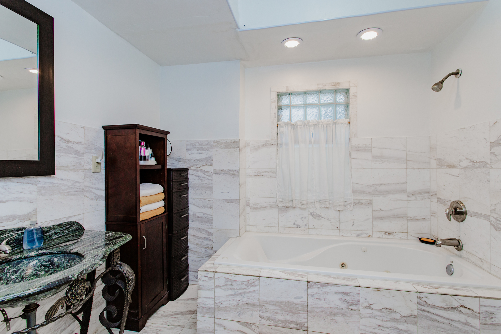 1318 North Menard Avenue Chicago IL 60651