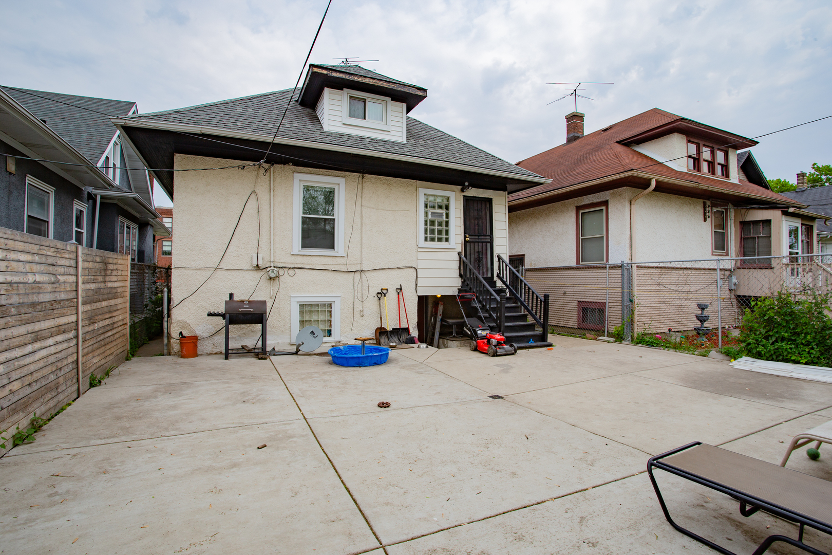 1318 North Menard Avenue Chicago IL 60651