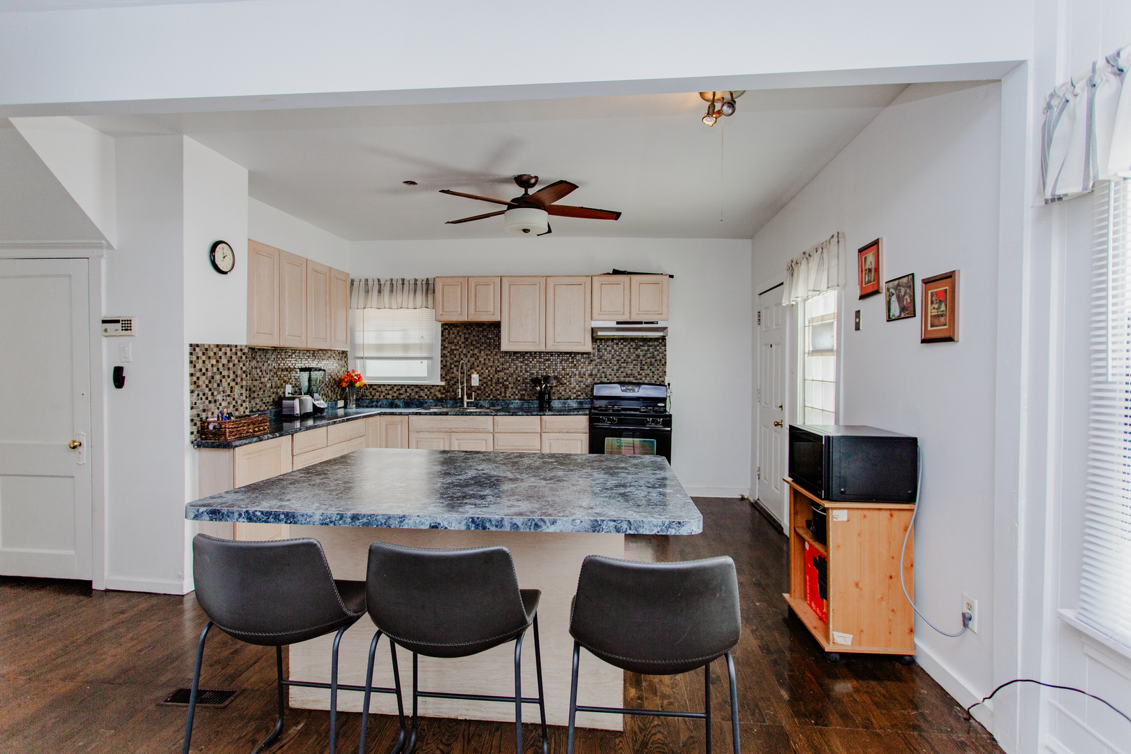 1318 North Menard Avenue Chicago IL 60651